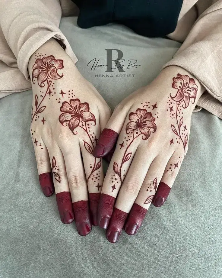 Finger Mehndi Design: 40+ Ideas for When the Event Is Tomorrow 15 fingertip flowers with bare nails mehndi design