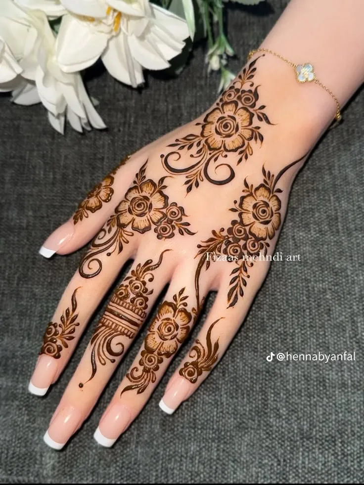 floral bel with netted fill arabic mehndi designs