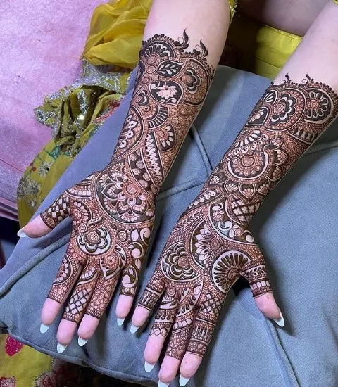 full hand with a forearm trail arabic mehndi designs