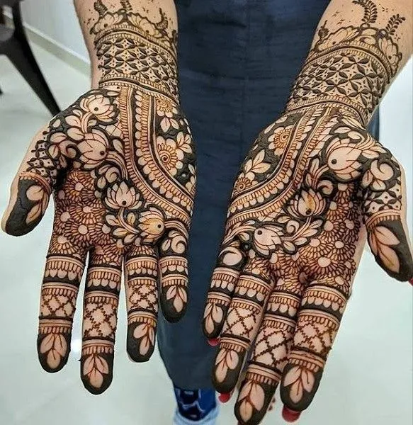 full palm lotus with jaal background front hand lotus flower mehndi designs