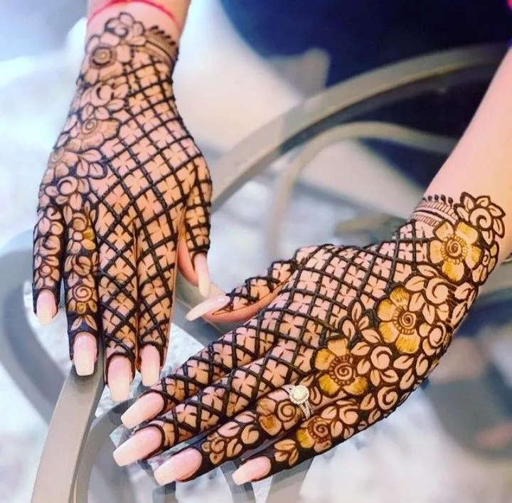 jaal (lattice) design with bold flowers arabic mehndi designs