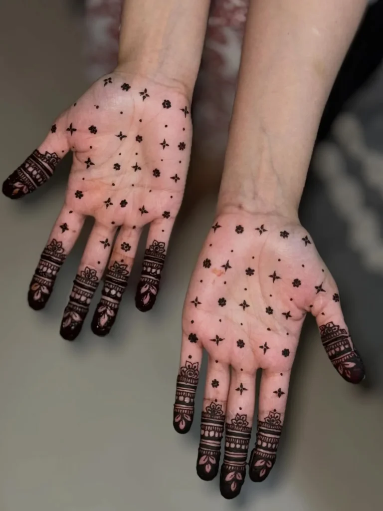 knuckle band with tiny flowers finger arabic mehndi designs