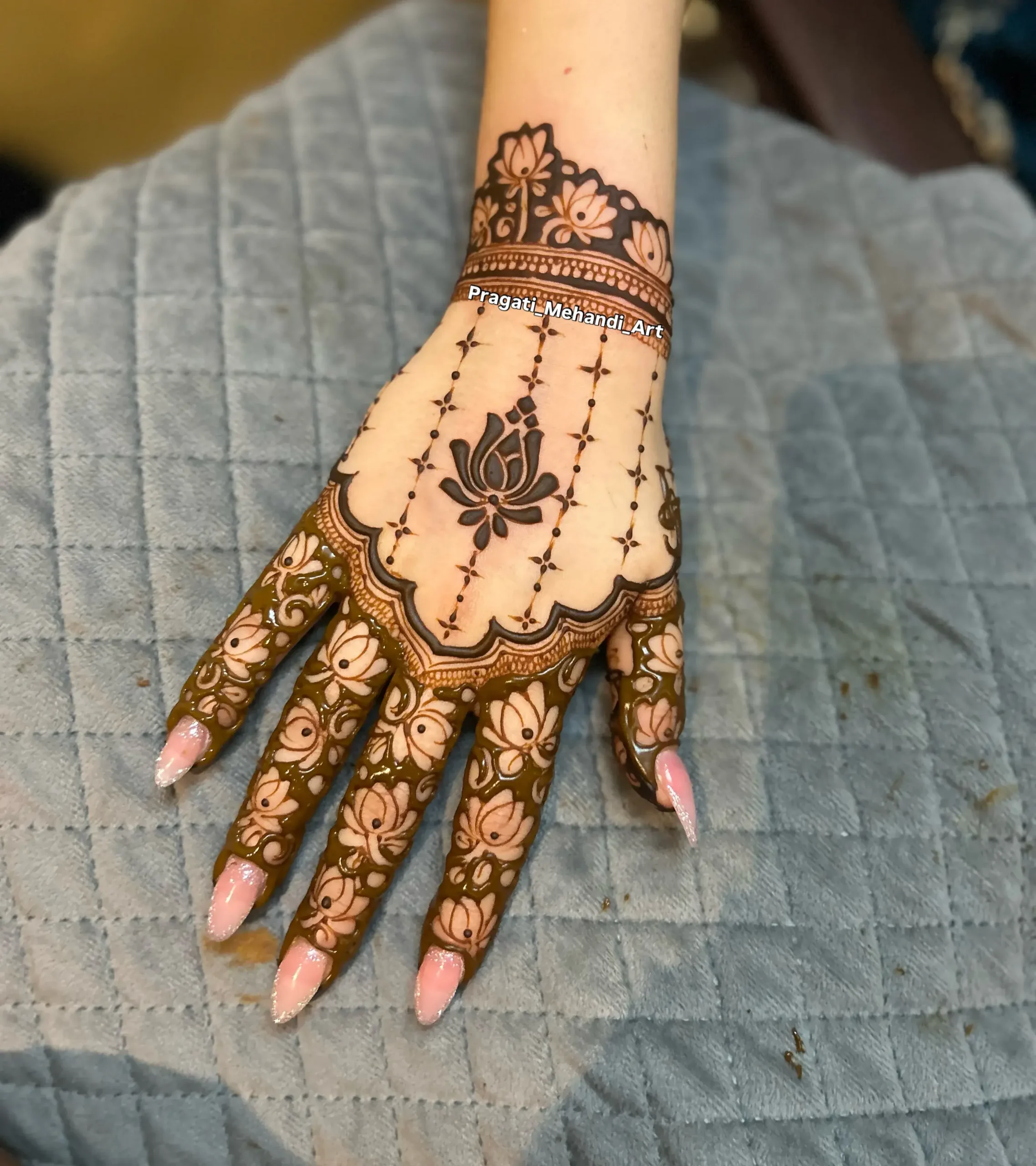 lotus mehndi design
