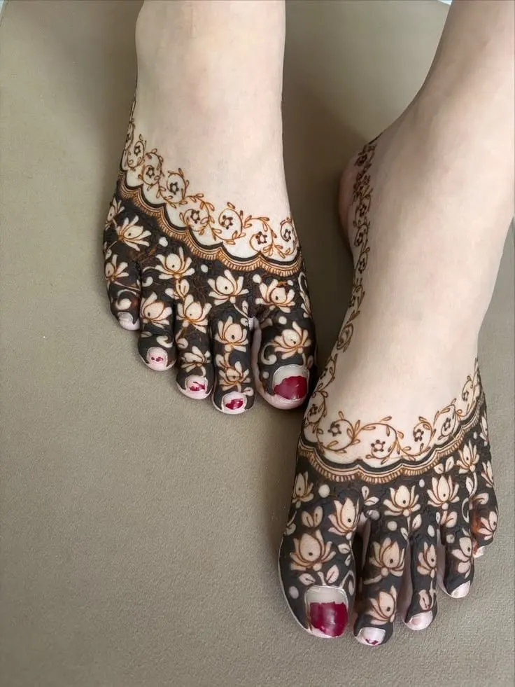 40+ Foot and Leg Mehndi Designs: Easy, Simple & Bridal Look for 2026 37 lotus with leaves mehndi design for feet