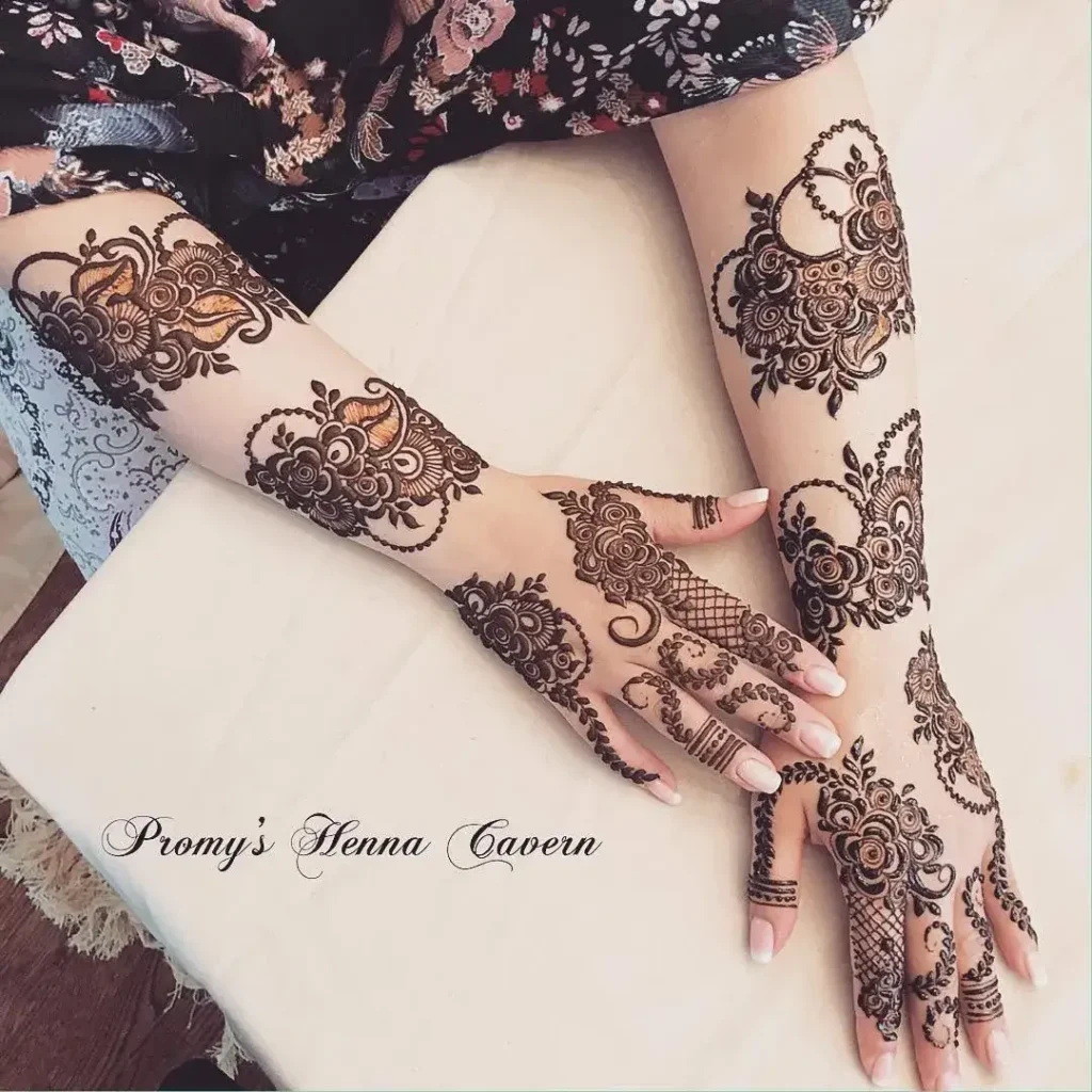 60+ Stylish Back Hand Mehndi Designs You Must Try in 2026! 9 spiral arabic back hand mehndi designs