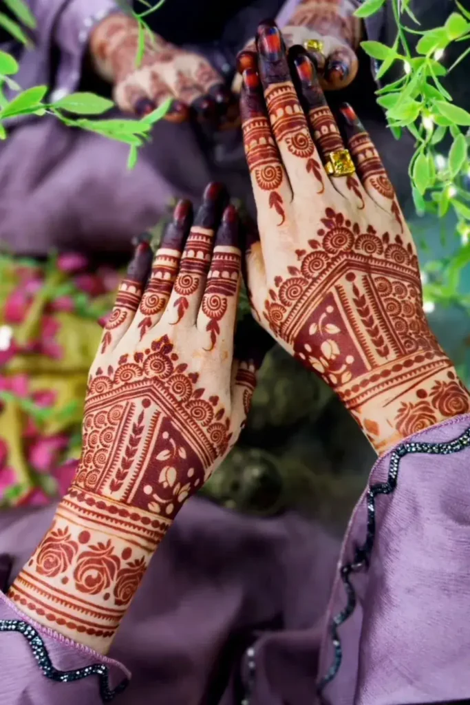 60+ Stylish Back Hand Mehndi Designs You Must Try in 2026! 11 stencil arabic back hand mehndi designs
