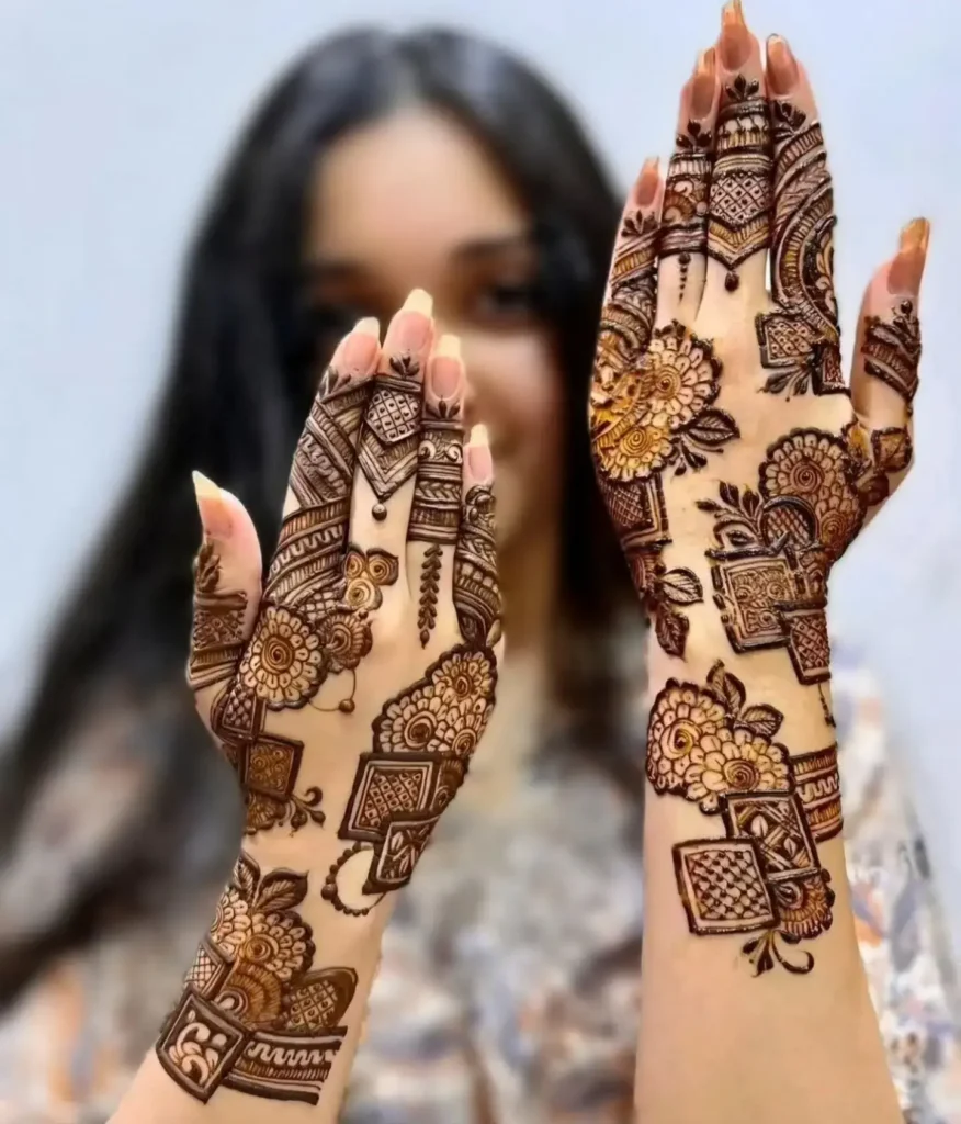 60+ Stylish Back Hand Mehndi Designs You Must Try in 2026! 2 stylish back hand mehndi design