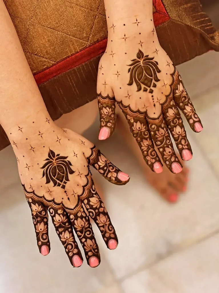 thick-outline arabic lotus mehndi designs