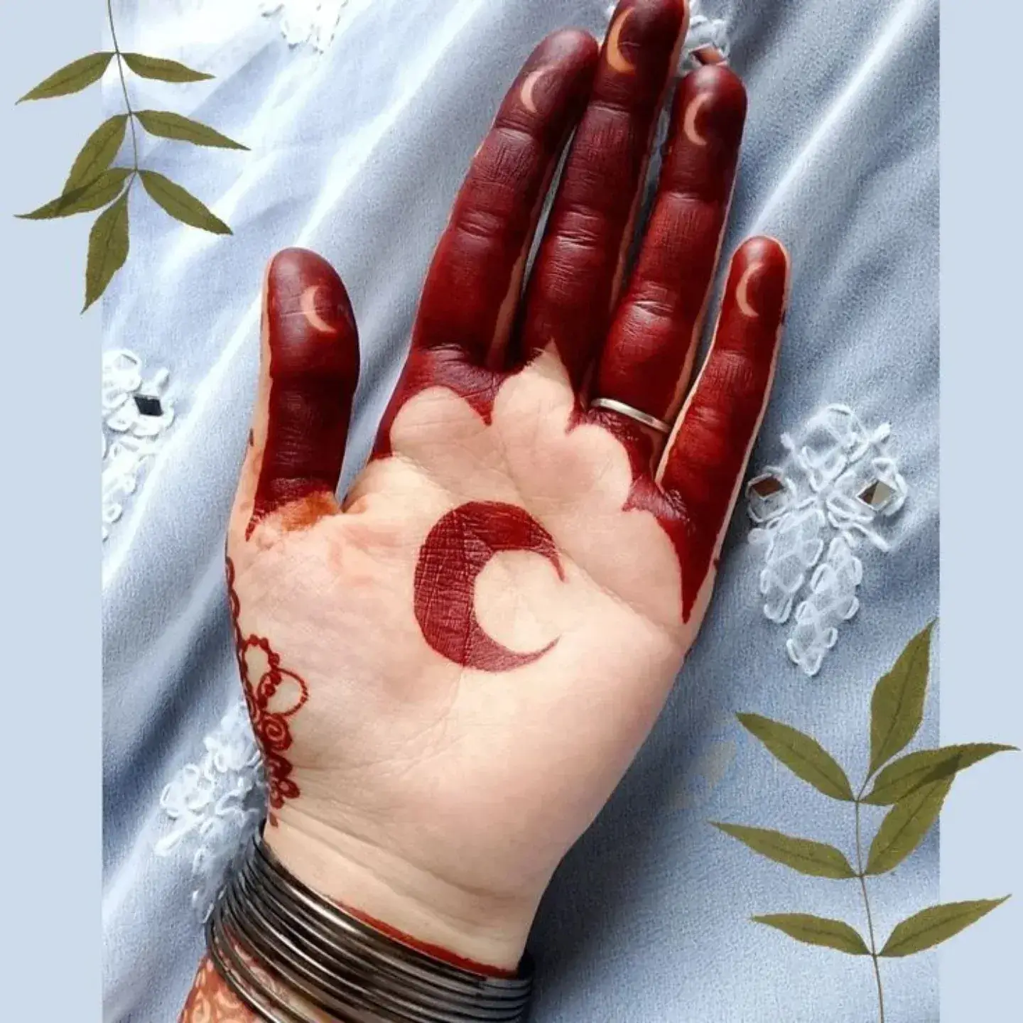 Home Page 50 Eid Royal Front Hand Simple Mehndi Design